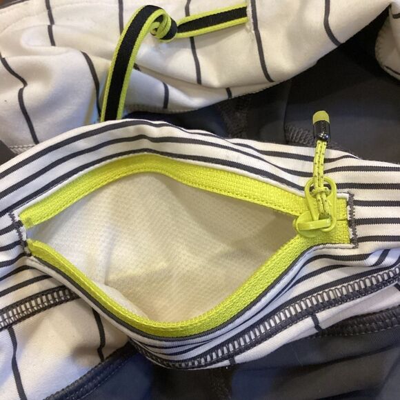 Lululemon Run Inspire Crop II Soot Light Hyper Stripe Angel Wing Gray Sz 6 - Picture 6 of 11